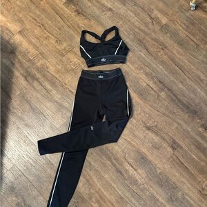 ALO Black Sports Bra and leggings set 🖤